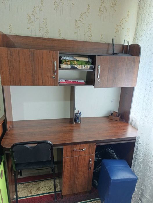 Продается письменный стол