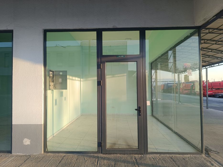 Продаётся в Сергели Инехс магазин