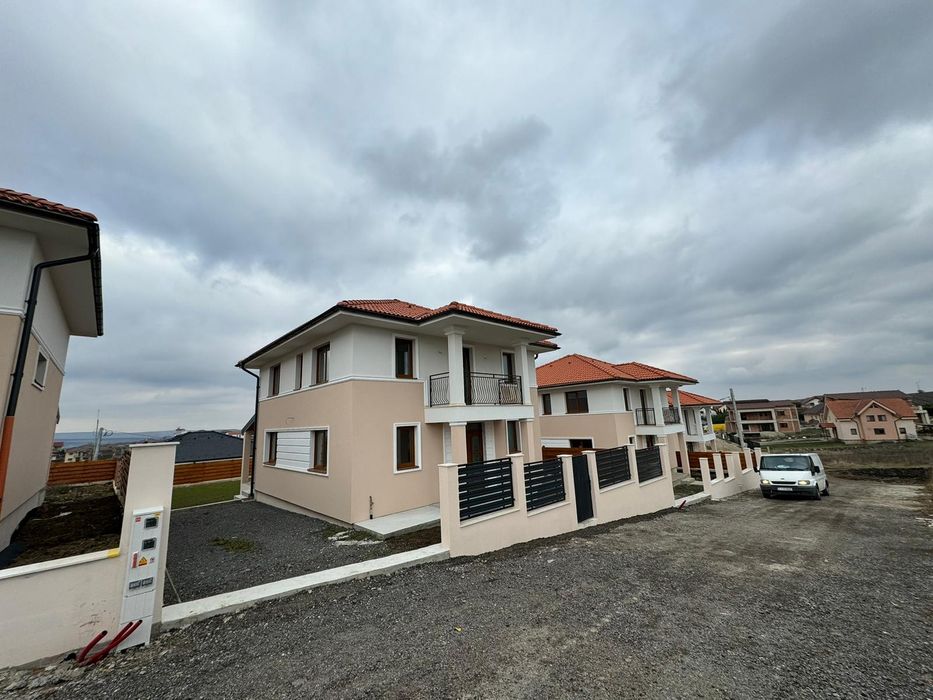 PF,  DE Vanzare Casa Individuala,  Dezmir