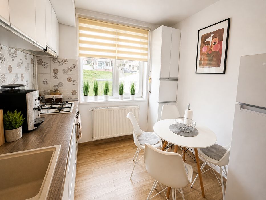 Inchiriez apartament