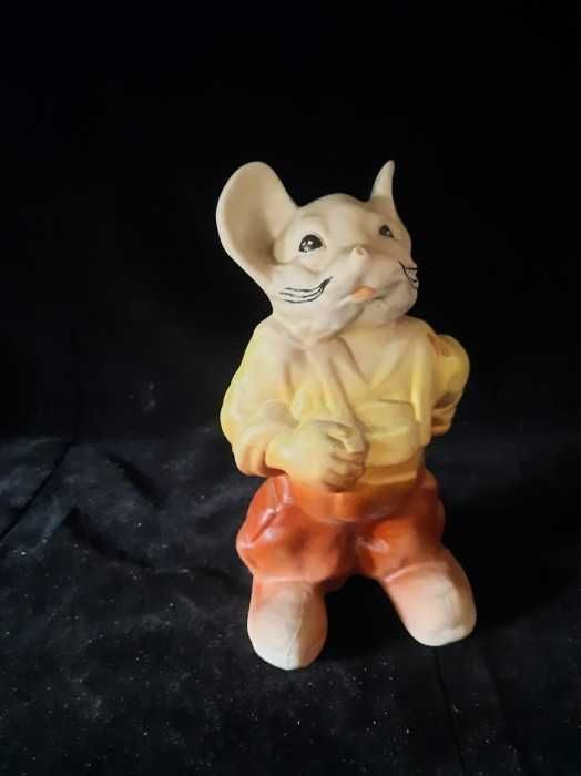 Vintage - Bibelou vechi  -  Soarece la furat de cascaval