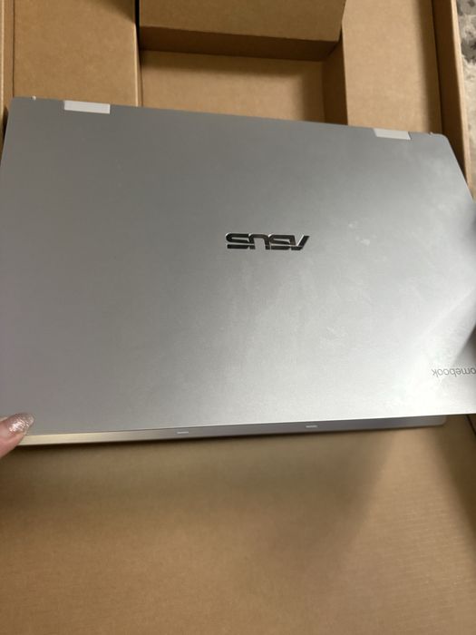 Laptop asus nou doar desfacut chromebook