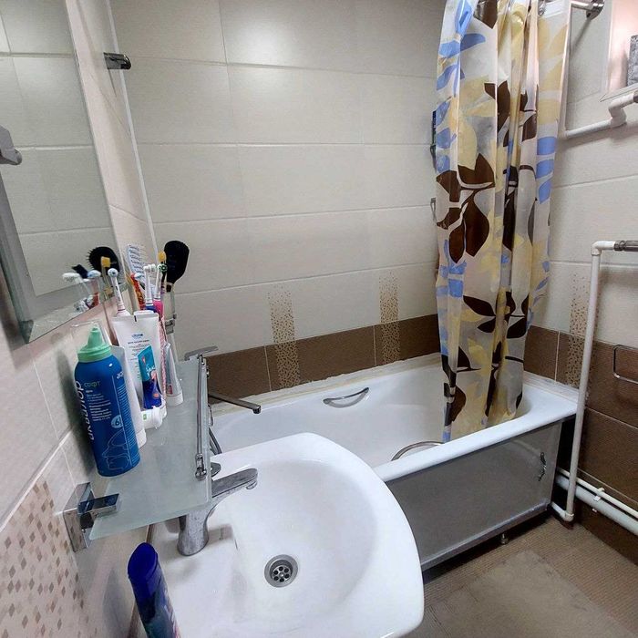 продаётся своя 4 комнатная квартира 77 серии