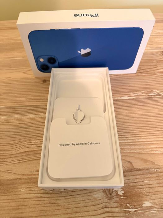 iPhone 13 256GB Blue Impecabil + 2 Încărcătoare Originale + Husă