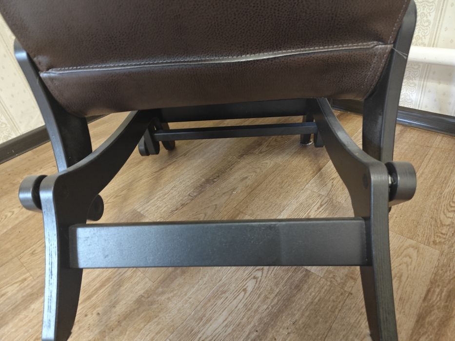 Кресло качалка кожаное