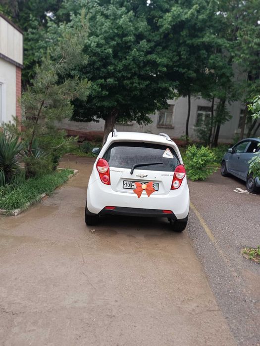 Avtomobil Chevrolet Spark