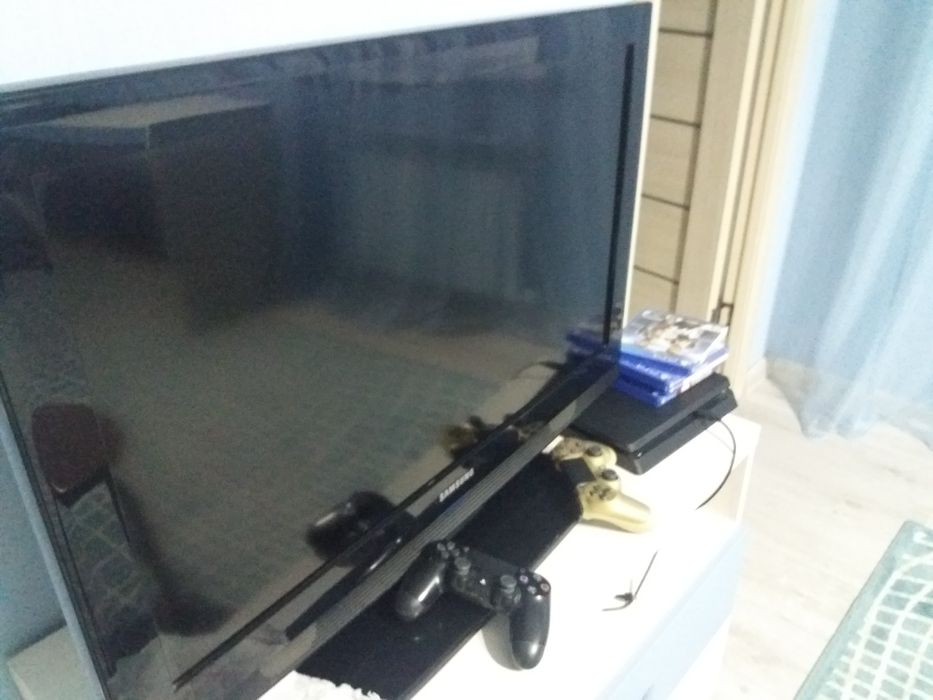 PS4+2 джойстика+игра