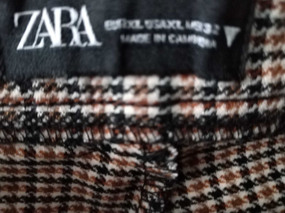 vand pantaloni in carouri de dama, mar. 42, de la ZARA