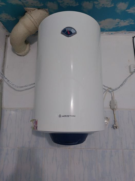 ВВодонагреватель Ariston