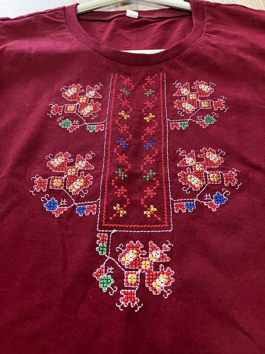 Бродирана тениска