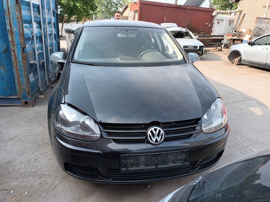Dezmembrari  VW GOLF 5  2003  > 2009 1.6 FSI Benzina
