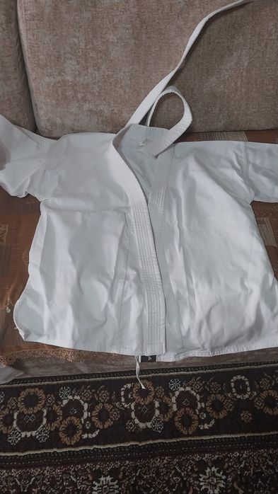 Продаётся кимоно.