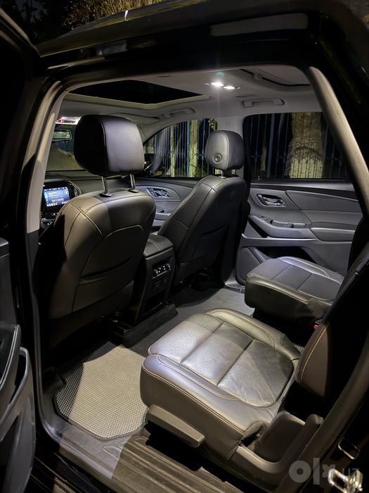 Traverse 2021 qora