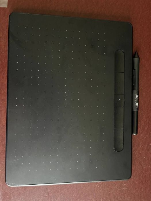 Графический планшет Wacom Intuos + стилус