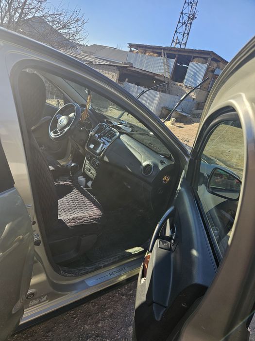 Рено машина сатылады