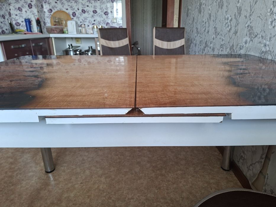 Продам стол за 25тыс.тг