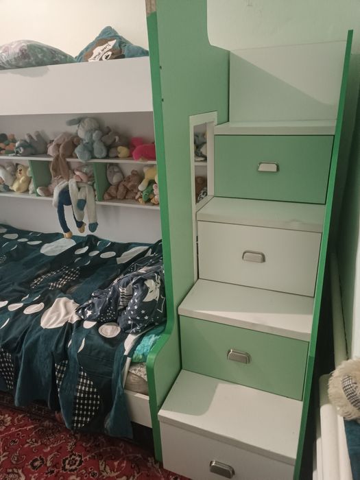 Продам двухъярусную кровать