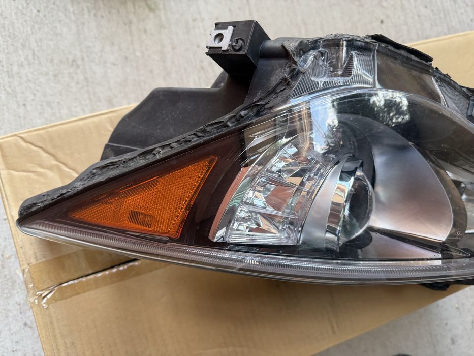 Infiniti Q50 ляв фар не адаптивен USА версия