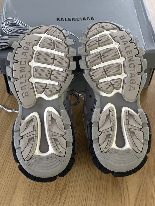 Vand balenciaga track marimea 42