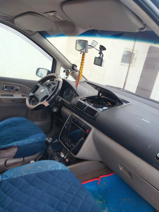 Шаран Сеат алхамбра