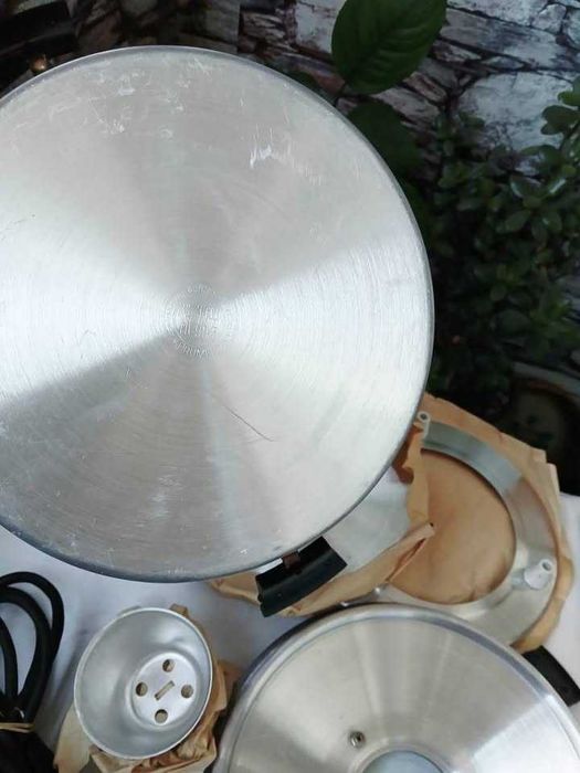 Ретро соц електрическа тенджера НОВА