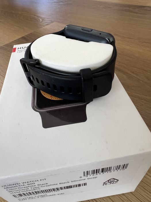 Смарт часовник Huawei Watch Fit