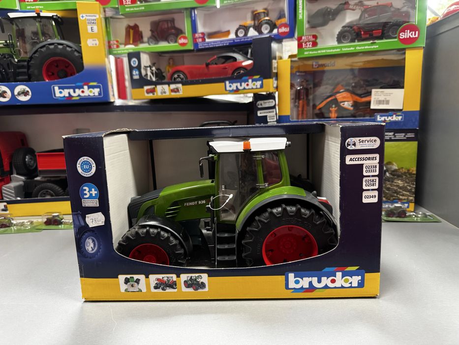 Трактори, комбайни,строителна техника и инвентар Bruder, Siku, Wiking