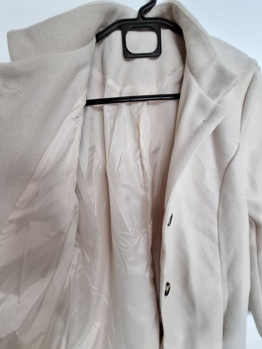 Бежево дамско палто