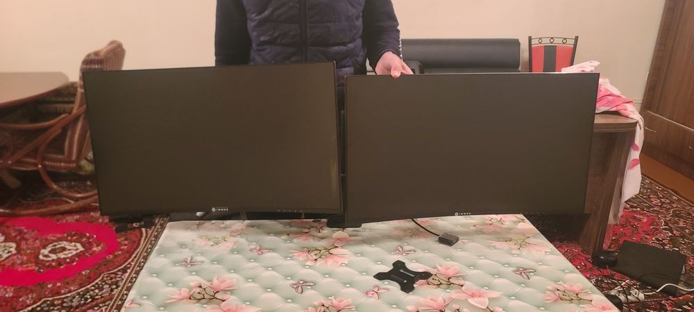 Продается монитор 32" игравой полуовал 2 шт. + кранштейн