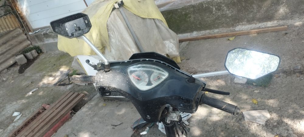 Продам скутер аварийный ,сутеру в момент аварии было 3 месяца.