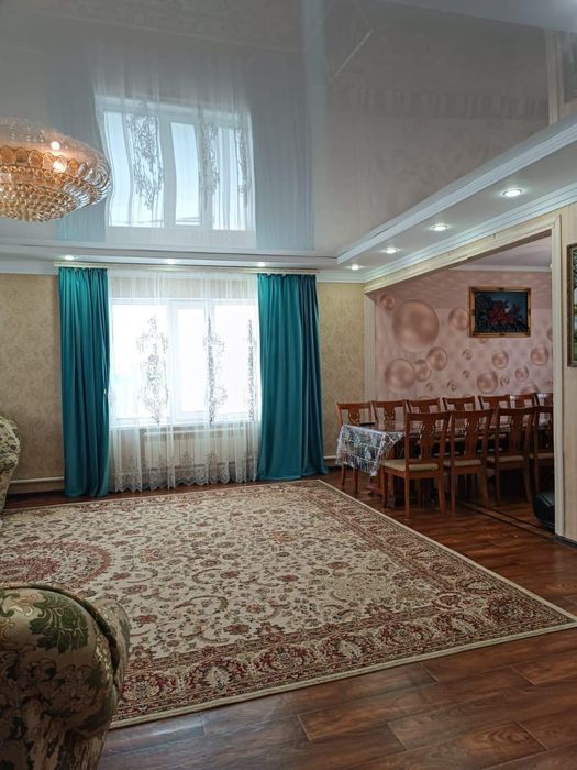 Продается дом 10 комнат 240 м