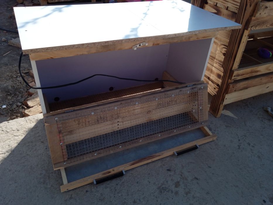 Брудер сатылады размер 100/45/60