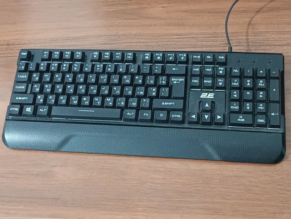 Игровая мембранная клавиатура, подходит для игр и работы.