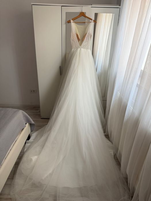 Rochie de mireasă nouă, nepurtată mărimea M predare în București