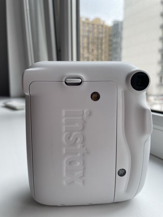 Камера Instax mini 11 + 2 пленки Fujifilm Instax