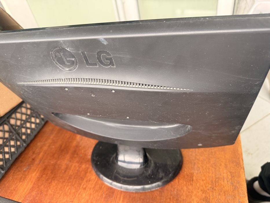 монитор Lg для компьютера или камер