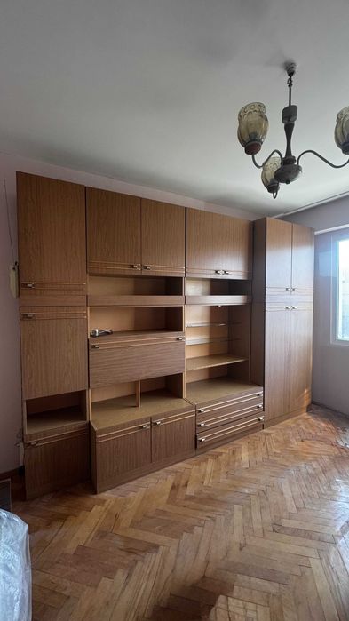 Секция с гардероб