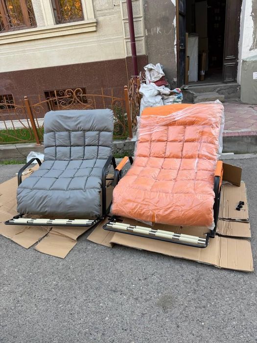 Kreslo Kachalka 
Rangi: oq, seriy, ko’k Va olov rang