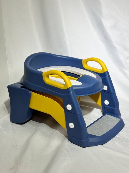 Детское сиденье для унитаза с лесенкой.