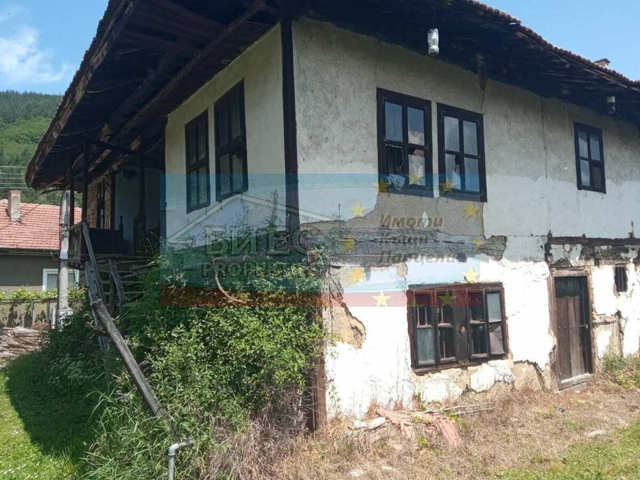 Къща в гр. Етрополе