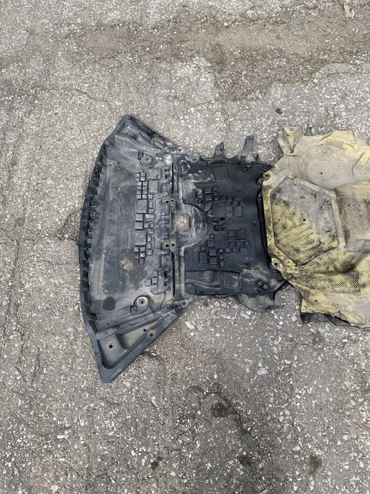 Комплект кори под двигател