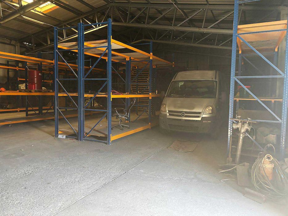 Spatiu de inchiriere/vanzare depozitare - Roman