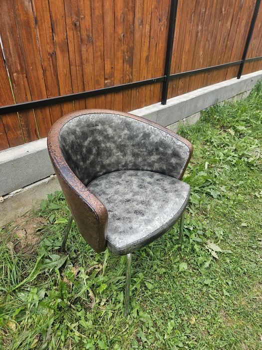 Mobilier HORECA – 16 fotolii din piele + 10 mese | Restaurant, Cafenea, Bar !PREȚURI SPECIALE LA LOT!