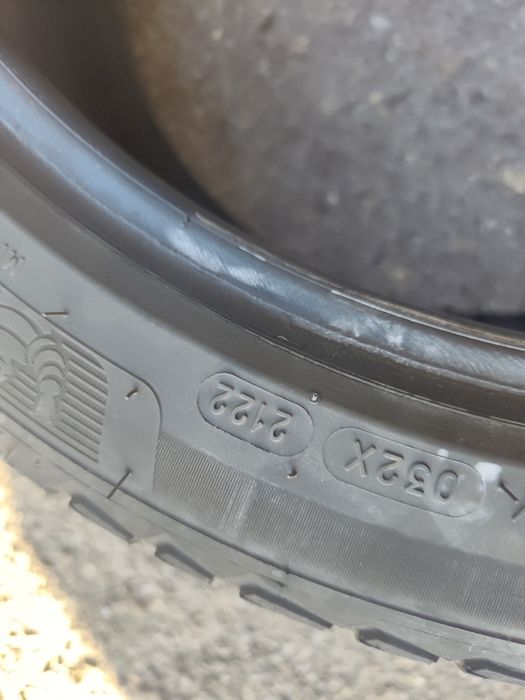 255/40/19" 2бр Michelin cross climate 2,dot2122,5mm