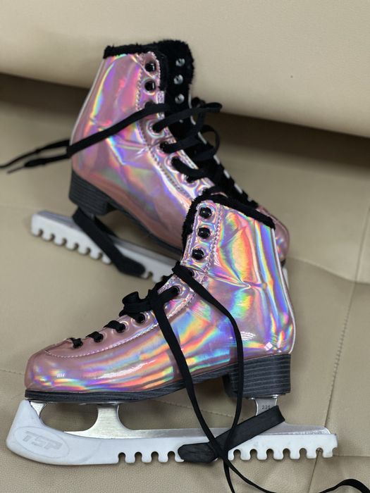 Коньки фигурные