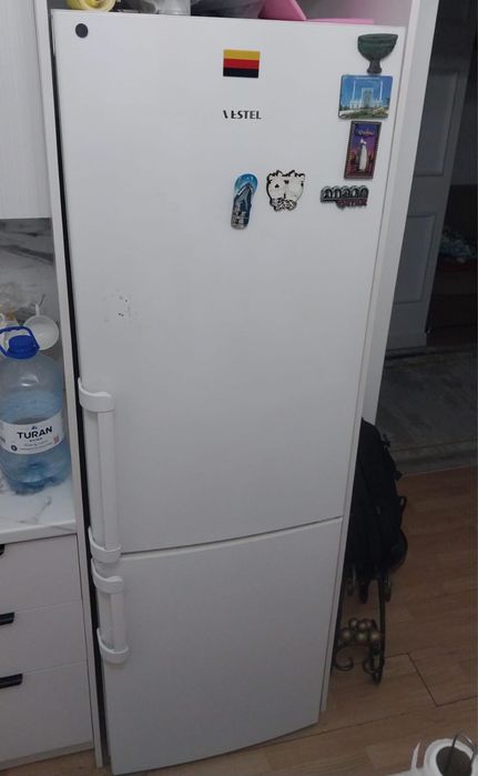 Холодильник Vestel
