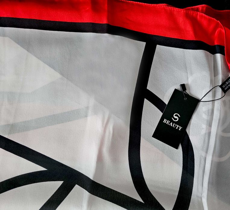 Стилен и красив копринен шал