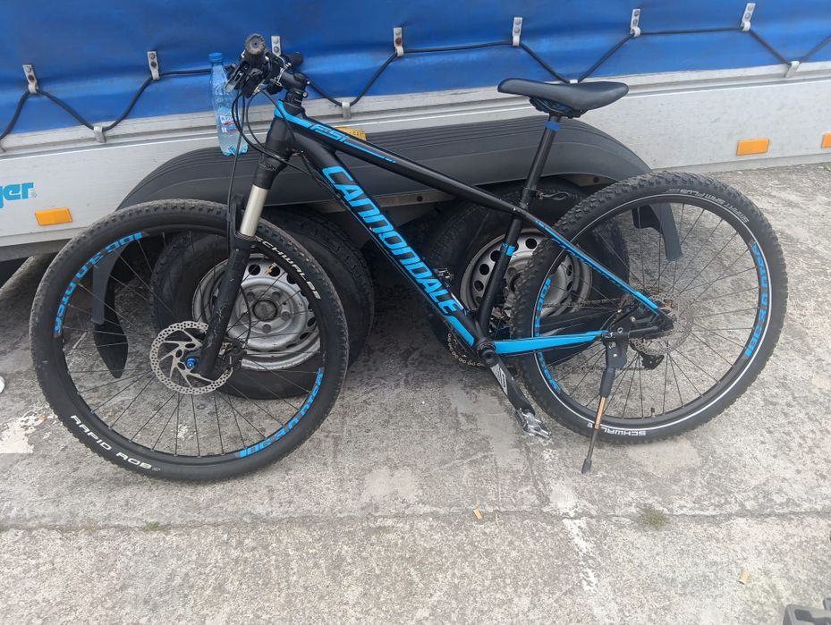 Vând bicicleta cannondale