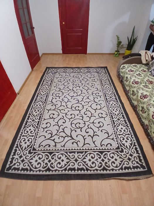 Ковер отличном состаяний