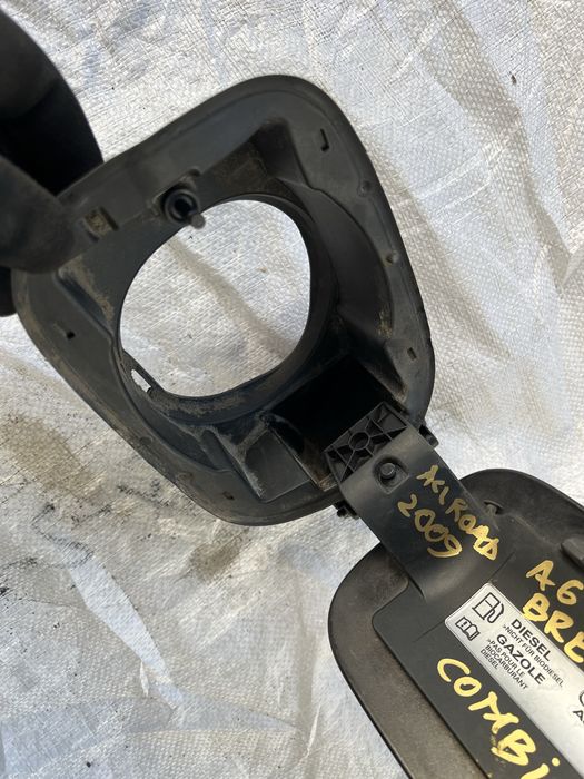 Capac rezervor usita capac rezervor pt audi a6 c6 break negru